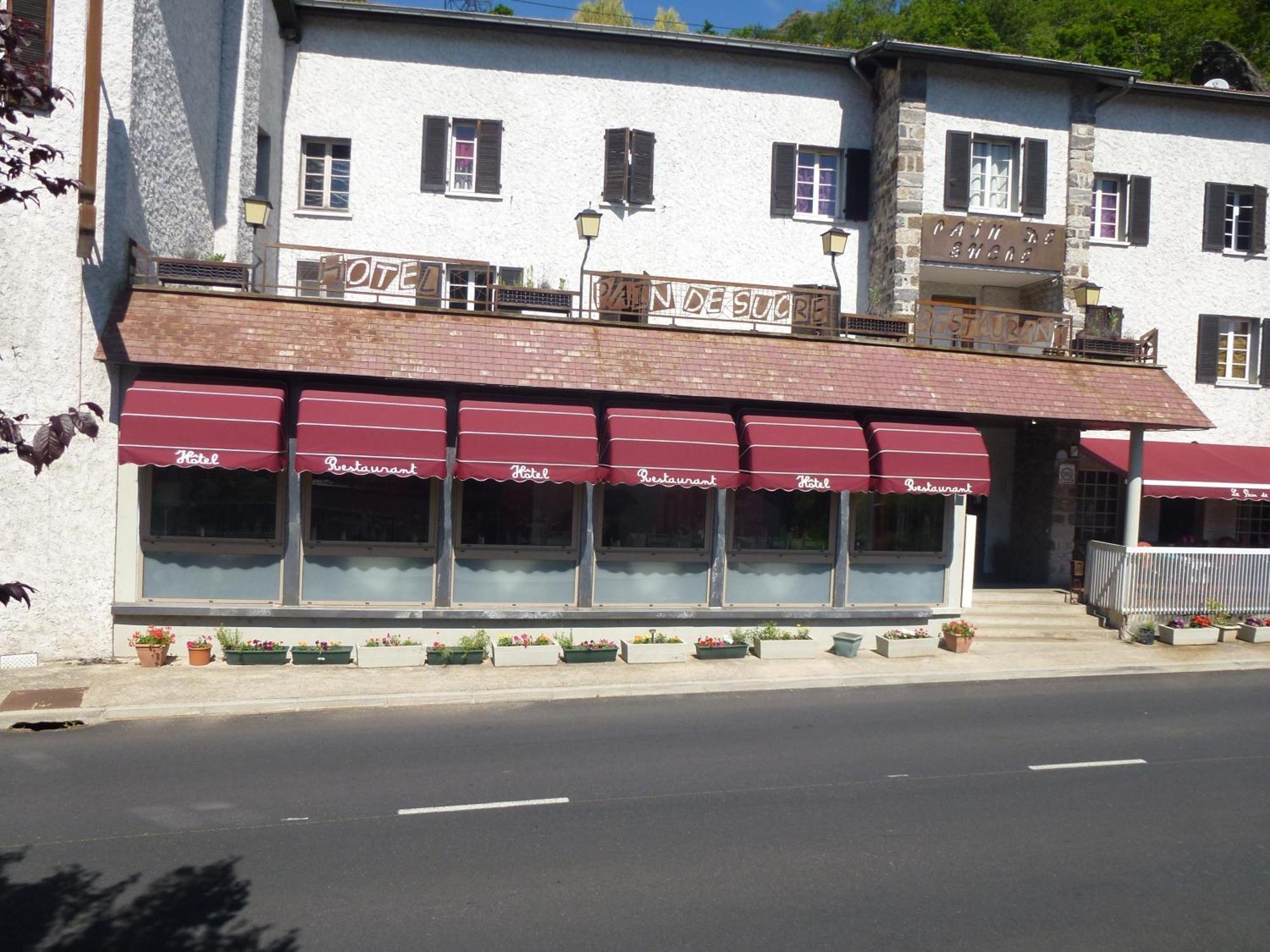 Hotel Restaurant Le Pain De Sucre Monistrol-dʼAllier المظهر الخارجي الصورة